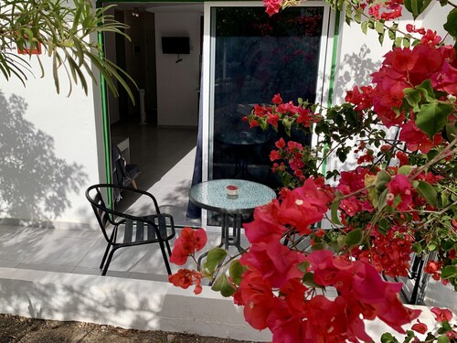 New and modern apartment- fast Wi-Fi 3 minutes drive from the beach