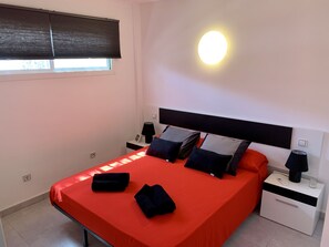 1 chambre, fer et planche à repasser, Wi-Fi gratuit, draps fournis