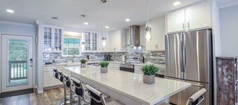 1 ACRE PRIVATE BEACH & PIER, FAMILY & PET FRIENDLY HOME