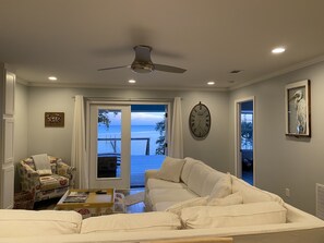 Smart TV, DVD player