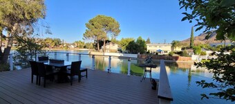 Lakefront 3 Bedroom house with breath taking views