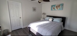 3 habitaciones, escritorio, tabla de planchar con plancha y wifi 