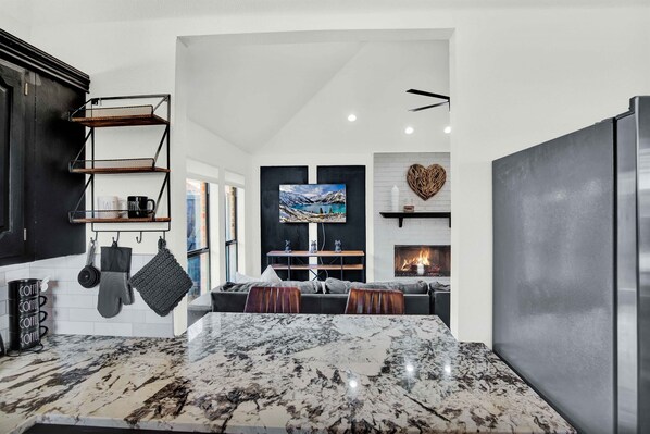 Unclassified image, 1 of 32, button - Cozy Parkside Home/ Rail Yard/ Toyota Centre (Frisco)