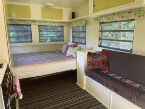 1 bedroom, iron/ironing board, free WiFi, bed sheets - Caravan in Paradise. (Mullumbimby)