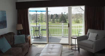 The Grand Getaway - Gorgeous and Great Location for Exploring the Traverse City Area!