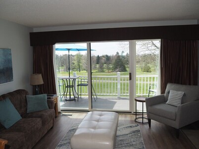 The Grand Getaway - Gorgeous and Great Location for Exploring the Traverse City Area!