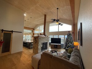 Smart TV, fireplace, table football, ping pong