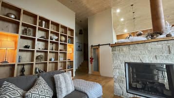 Smart TV, fireplace, foosball, table tennis