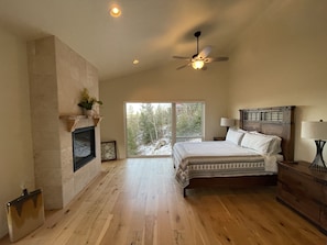 4 bedrooms, desk, iron/ironing board, travel cot - Colorado Mountain Villa (Morrison)