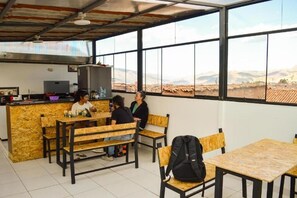 Dormitorio Compartido Mixto 8 Camas | Terrasse/patio