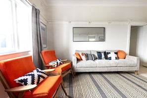 Smart TV - Stylish Bondi Beach pad moments from sand & surf (Bondi Beach)