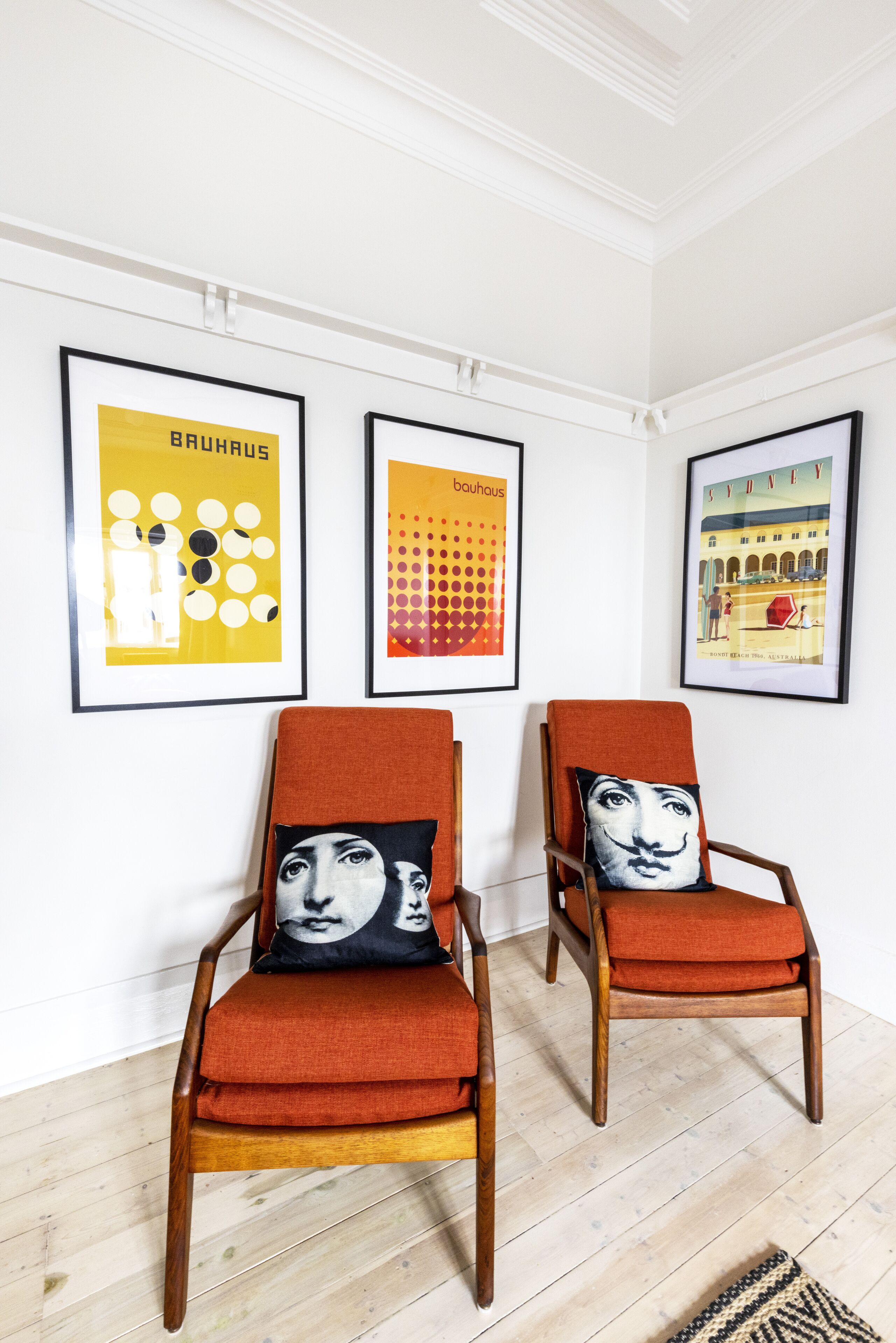 Stylish Bondi Beach pad moments from sand & surf — image 11