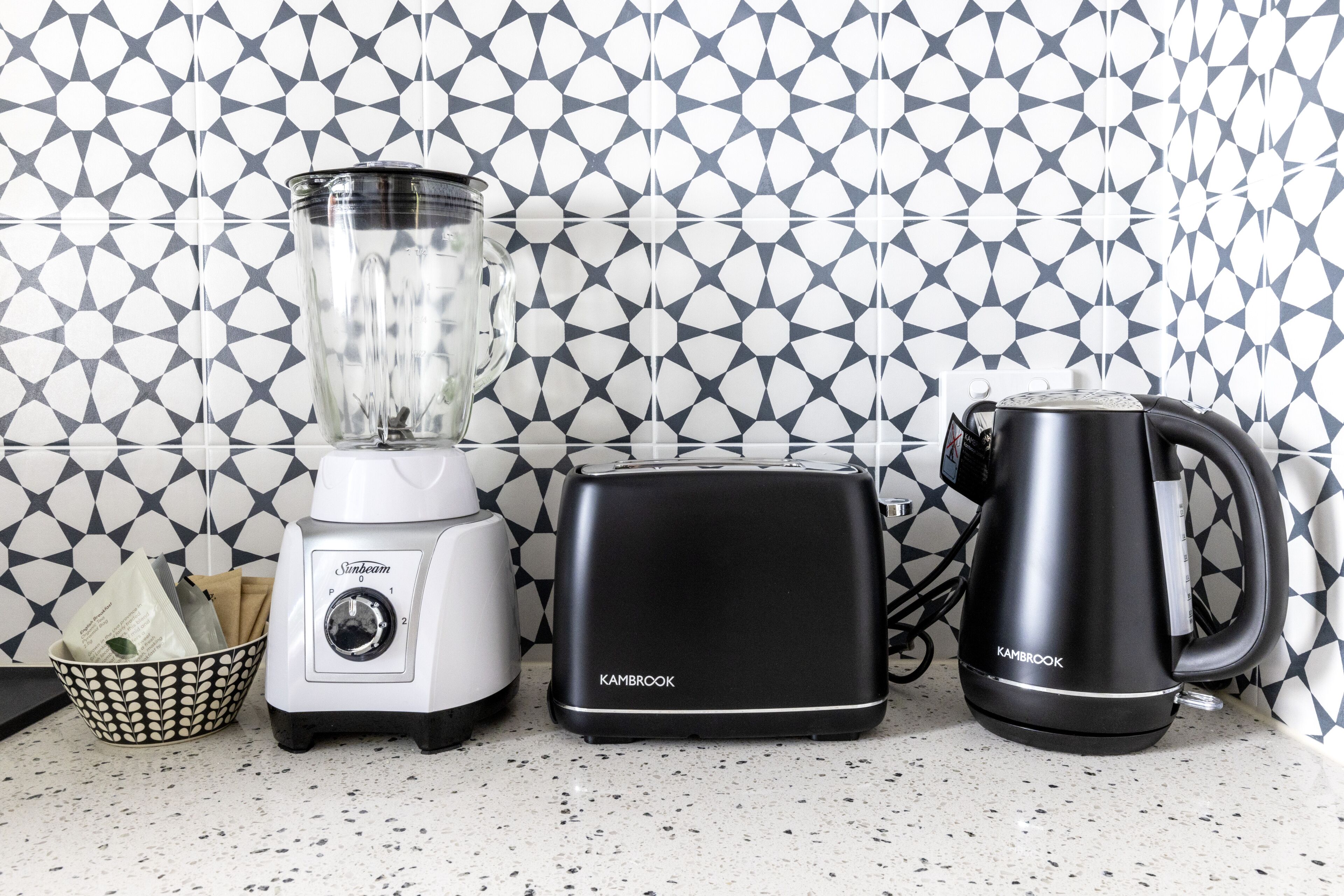 Stylish Bondi Beach pad moments from sand & surf — image 15