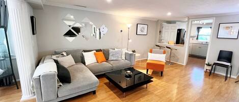 スマートテレビ、書斎 / ワークスペース