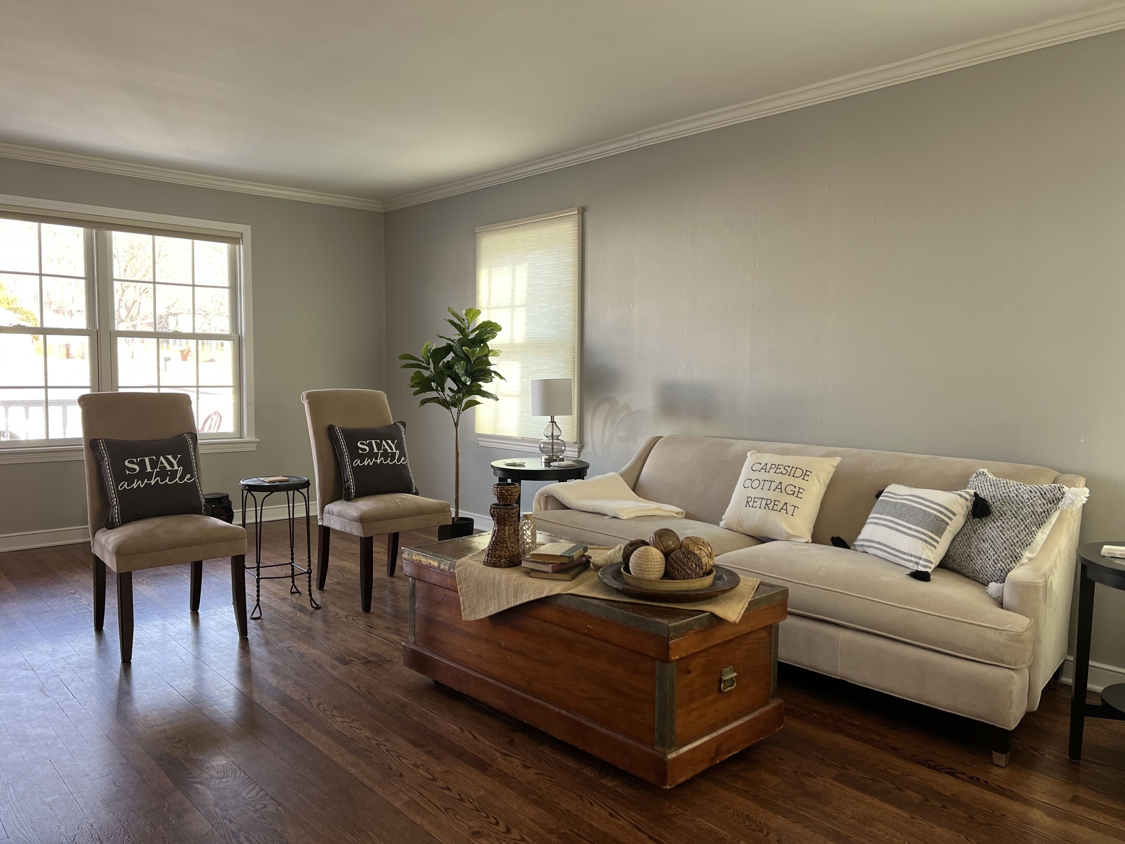 Smart-TV, Kamin, Tischfußball, Arbeitsbereiche