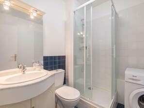 Towels - Marie Antoinette by Interhome (Deauville-Trouville)