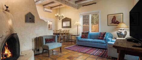 Fernseher, Kamin, Arbeitsbereiche