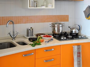 Refrigerador, microondas, horno y lavavajillas 