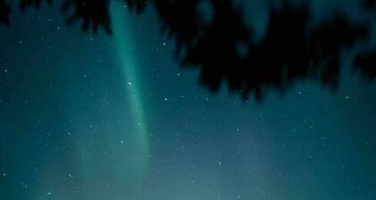 This A-frame is surrounded by mountain ranges that you can enjoy from the many windows