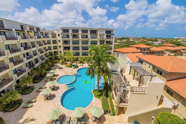 Pool - 3BR 3BA Duplex w/ Amazing Views, Pool & Amenities (Noord)