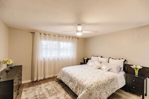 3 camere, una scrivania, ferro/asse da stiro, Wi-Fi gratuito