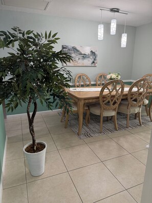 Dining - Beautiful Naples Home at an Amazing Location!!! (Naples)