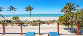 Beach House 22 - Beach front completely renovated