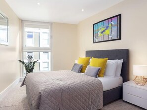 2 Schlafzimmer, Schreibtisch, kostenloses Internet