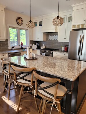 Fridge, microwave, oven, stovetop - Escape to Muskoka Waterfront Cottage - Hot Tub & Private Beach!! (Parry Sound)