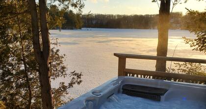 Escape to Muskoka Waterfront Cottage - Hot Tub & Private Beach!!