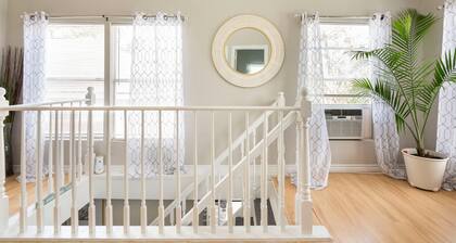 Wonderful Getaway Houston 2BR w/Balcony Views