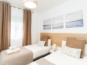2 bedrooms, iron/ironing board, internet, bed sheets - APARTMENT MONKÓ GOLF & BEACH (Benalmadena)