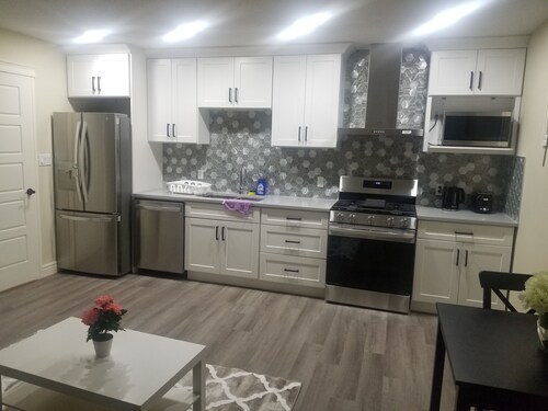 LUXURIOUS FULLY PRIVATE ONE BEDROOM ONE BATHROOM BASEMENT SUITE IN SW EDMONTON