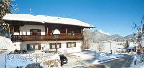 Exterior - Ferienwohnung Untersberg, für 4 Personen, 76 qm, Terrasse (Schönau am Königssee)