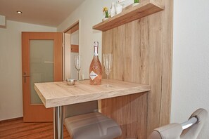 Nicht klassifiziertes Bild, 2 von 12, Schaltfläche