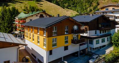 Geräumige und sehr schöne Wohnung, sehr zentral gelegen