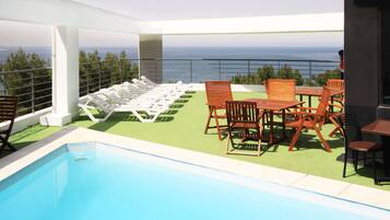 Seasonal outdoor pool