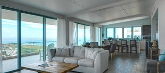 Amazing Views, Villa, Great for Groups, Walk Out Patio, Pool