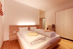 2 bedrooms, cribs/infant beds, travel crib, WiFi