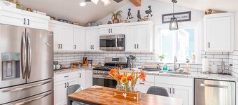 charming 2-bedroom pioneer home near brian head ski resort and national parks in parowan, utah