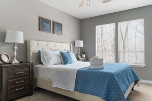 2 chambres, fer et planche à repasser, Wi-Fi gratuit, draps fournis