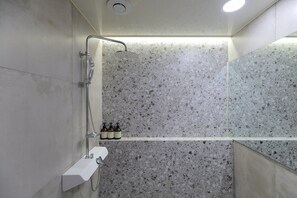 Deluxe Double Room | Bathroom | Hair dryer, bathrobes, bidet, towels - Anook hotel Osan Branch (Osan)