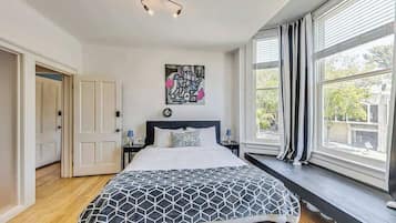 4 Schlafzimmer, Schreibtisch, Bügeleisen/Bügelbrett, kostenloses WLAN