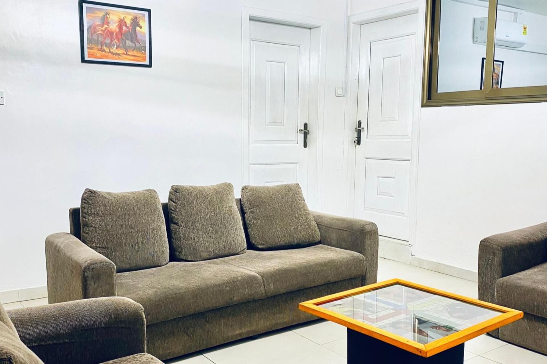 30-英寸电视（配备数码频道）