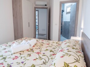 2 Schlafzimmer, Bügeleisen/Bügelbrett, Bettwäsche