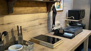 Refrigerador, horno, parrilla de estufa y lavavajillas