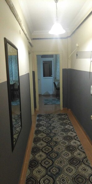 Hypo-allergenic bedding, memory foam beds, desk, laptop workspace - Efekaan Apart (Trabzon)