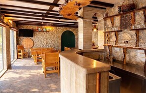 Bar (en la propiedad)