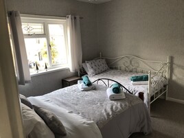 3 habitaciones, tabla de planchar con plancha y wifi gratis 