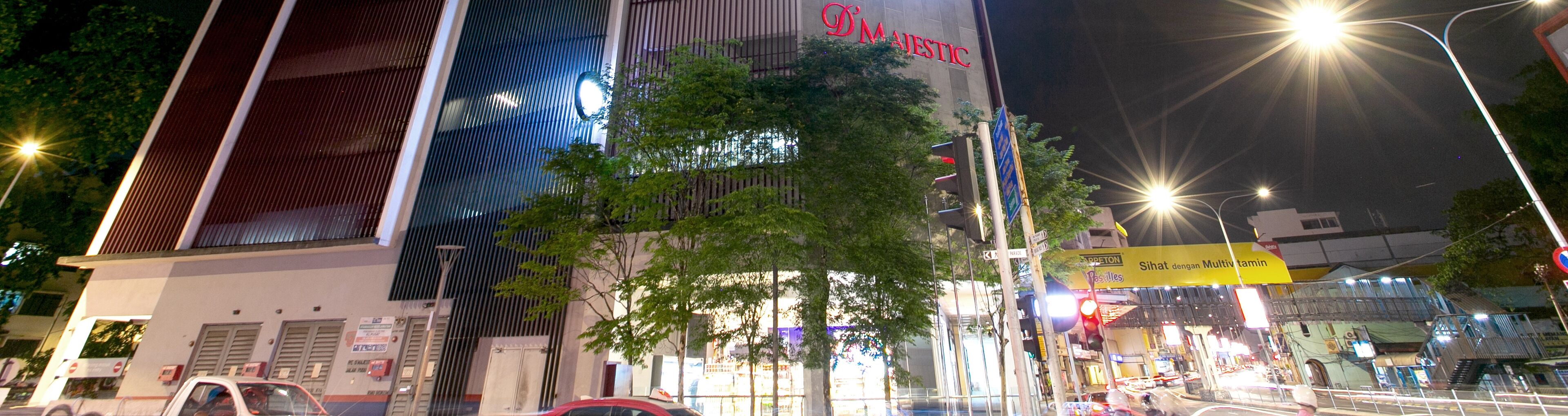 住宿正面 - 傍晚/夜晚